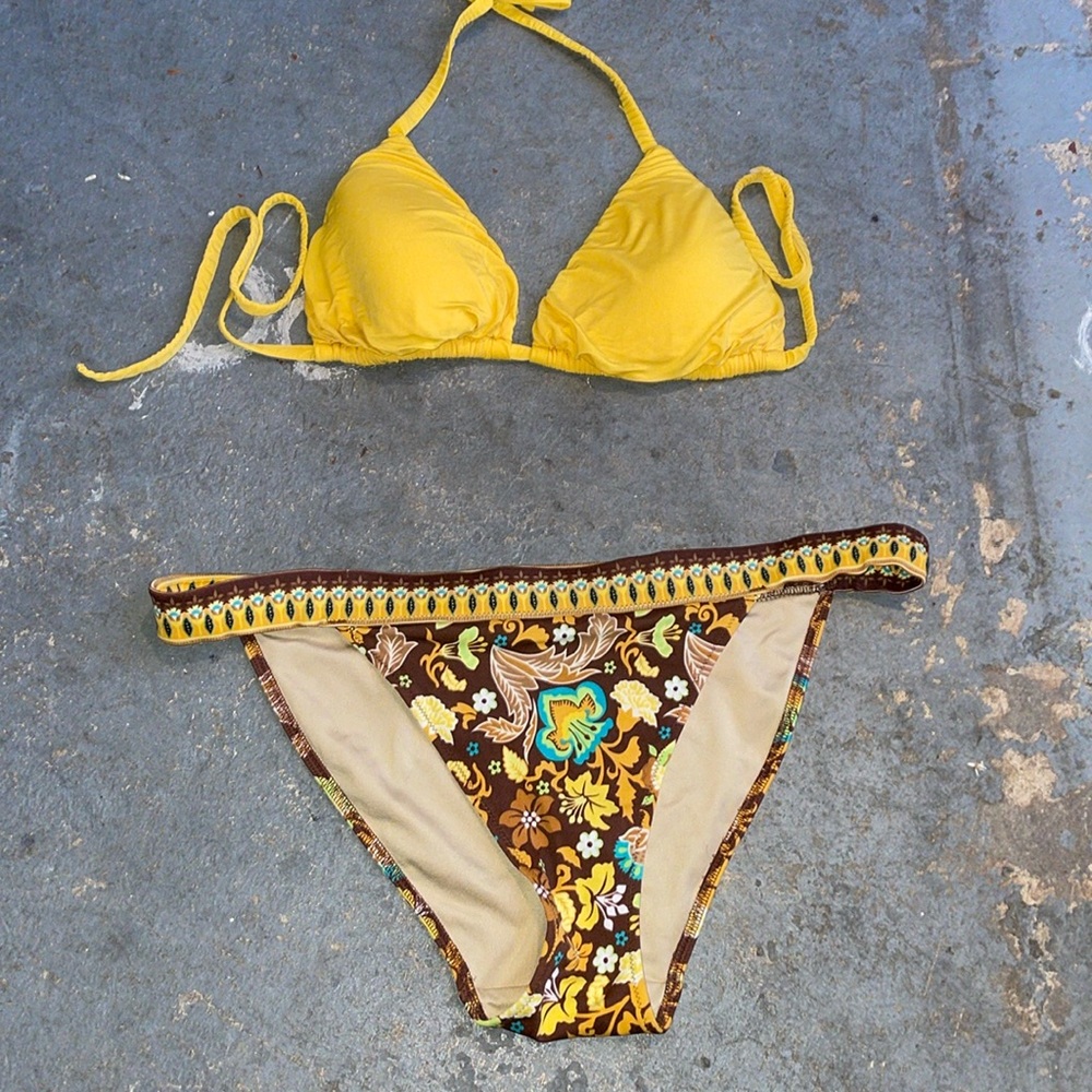Calzedonia Cobey Bikini Set SIZE medium top with VS printed bottoms brown yellow